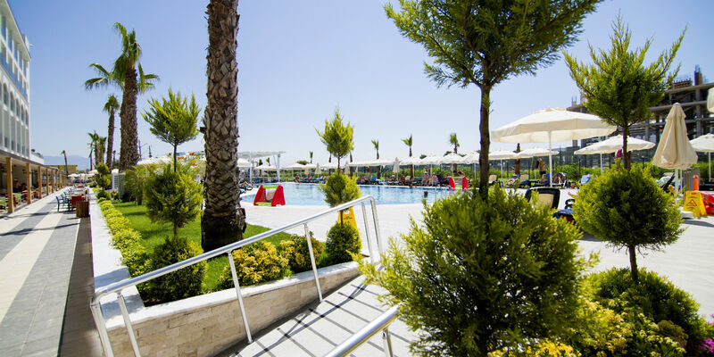 Lrs Port River Hotel & Spa