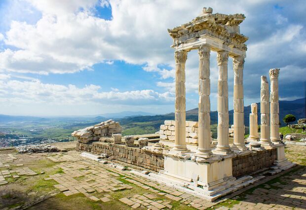 Eski Foça - Kozbeyli - Dikili - Bergama - Asklepieion ve Pergamon Turu